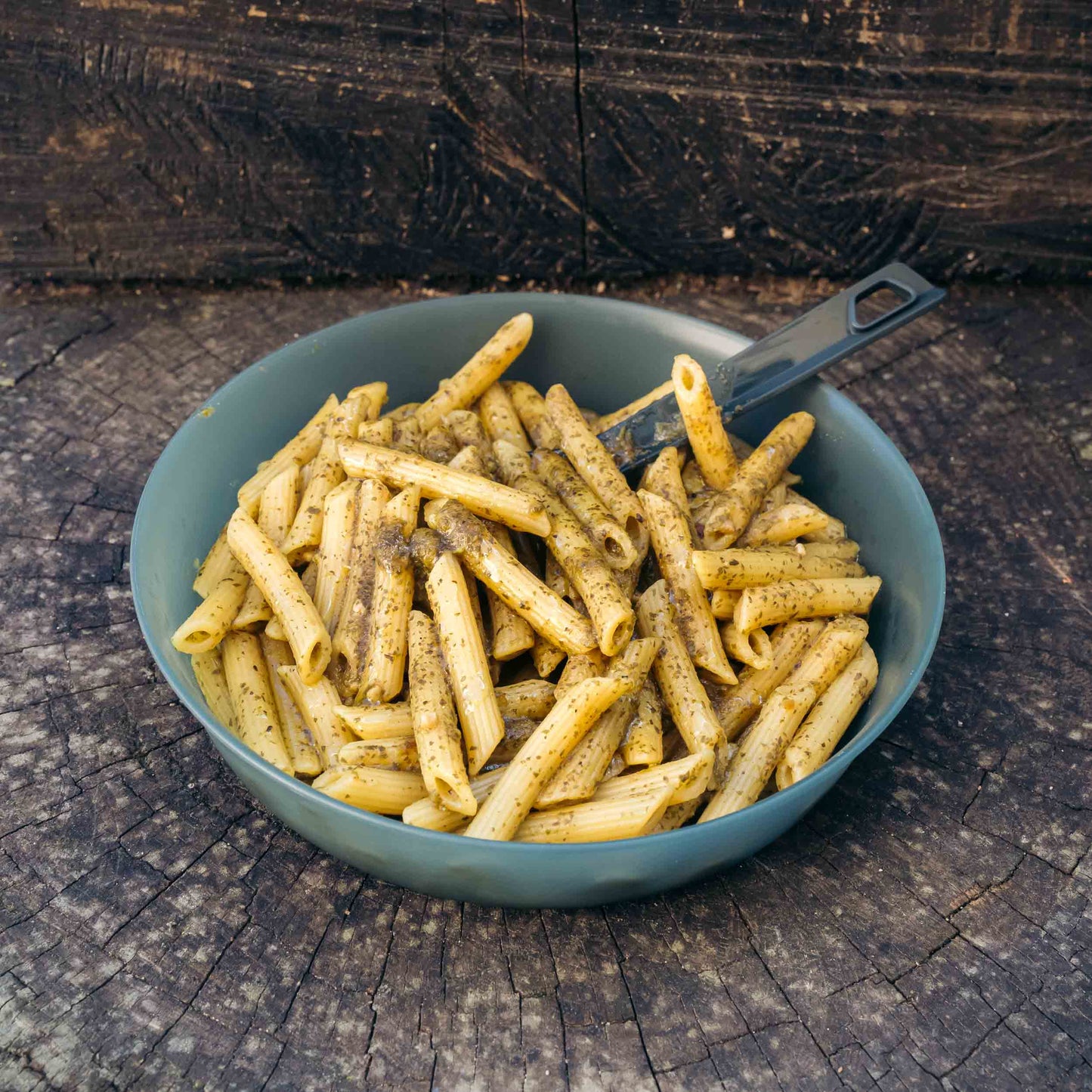 Pennette mit Basilikumpesto